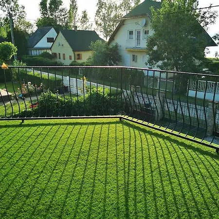 Apartmán Liget Apartman Fonyodliget - Balaton View 30 M From Beach. Fonyód
